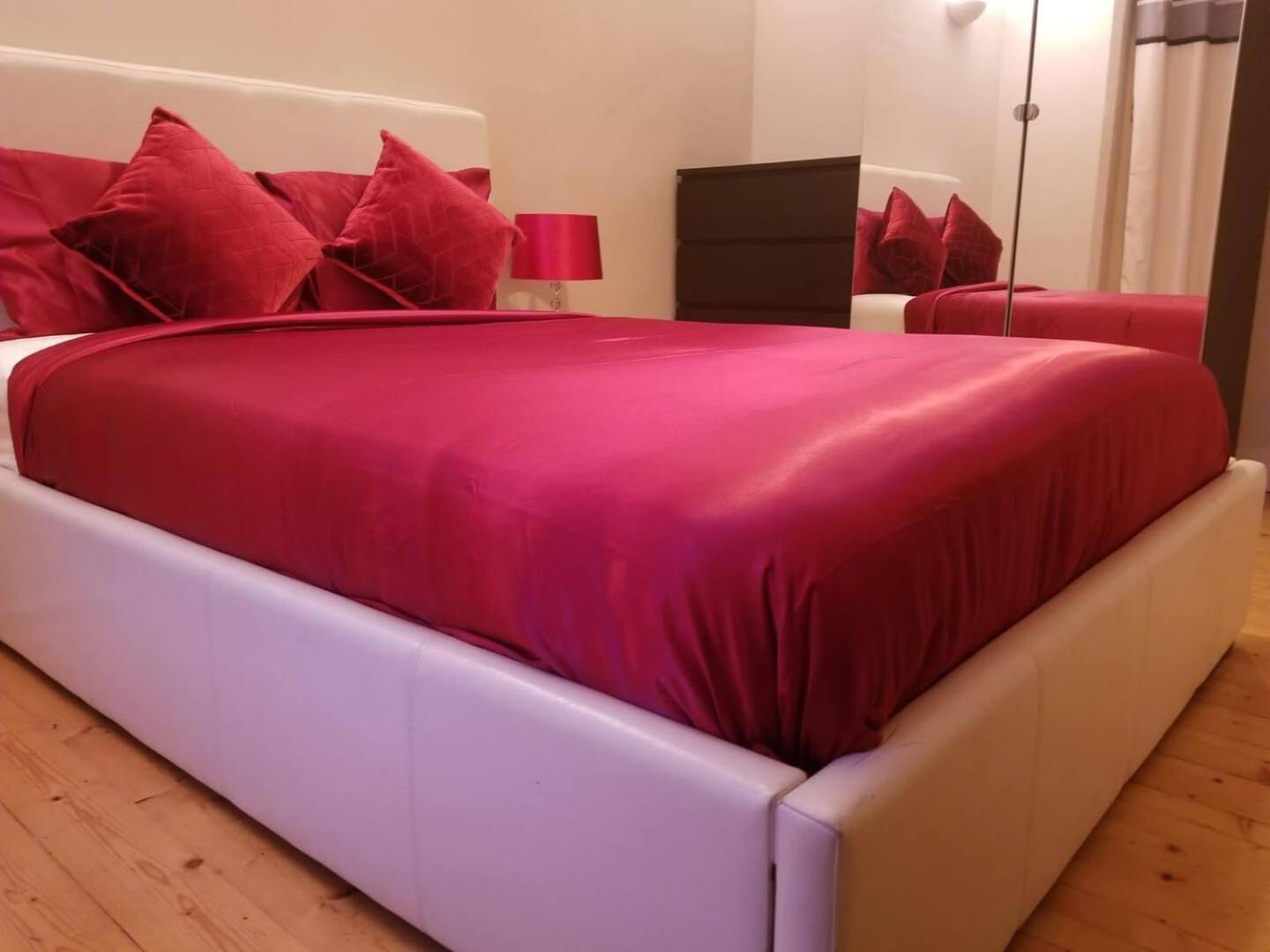 Casa vacanze Gorgeous 4 Bedrooms W Parking *