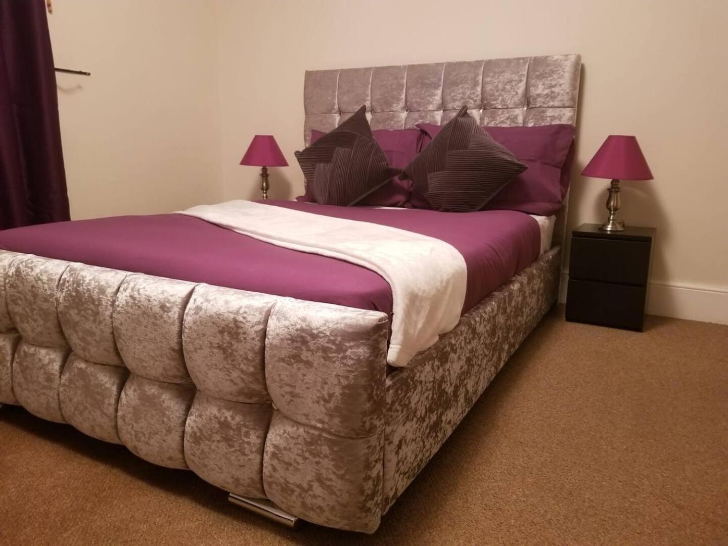 Casa vacanze Gorgeous 4 Bedrooms W Parking Reading