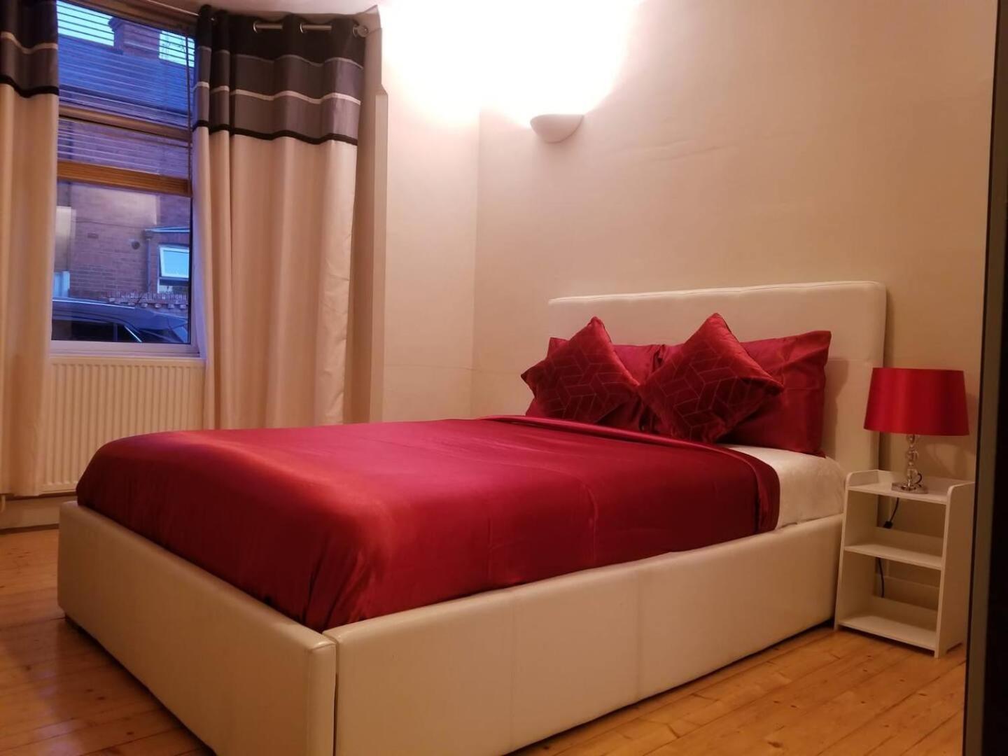 Gorgeous 4 Bedrooms W Parking *