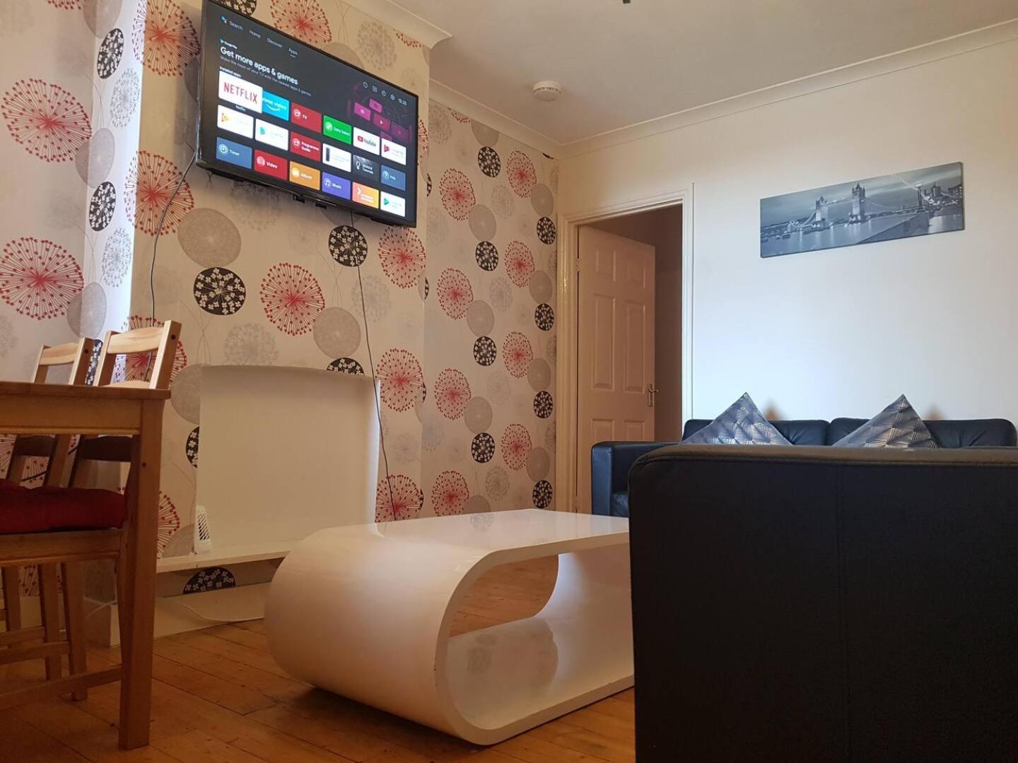 Casa vacanze Gorgeous 4 Bedrooms W Parking Reading