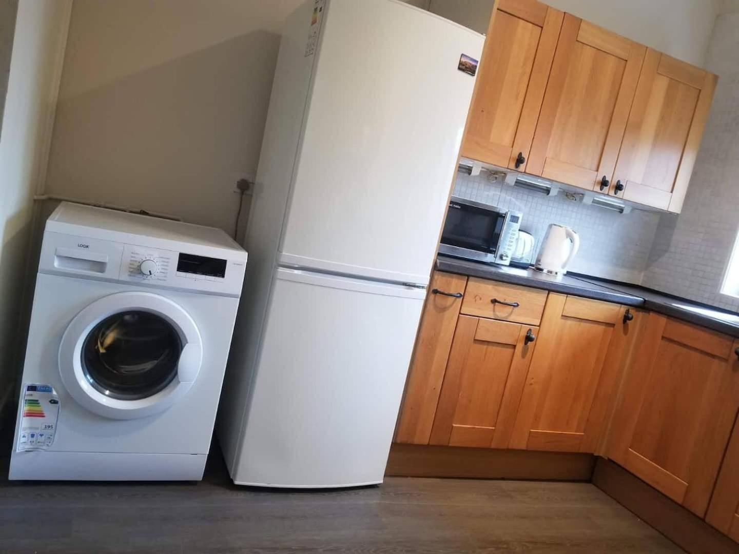 Gorgeous 4 Bedrooms W Parking